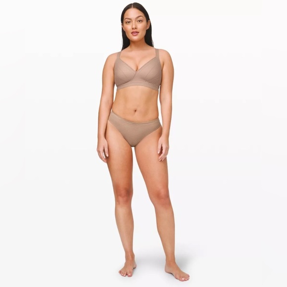 LULULEMON Awake to Lace Bra. NWT Size 32D - Picture 2 of 12